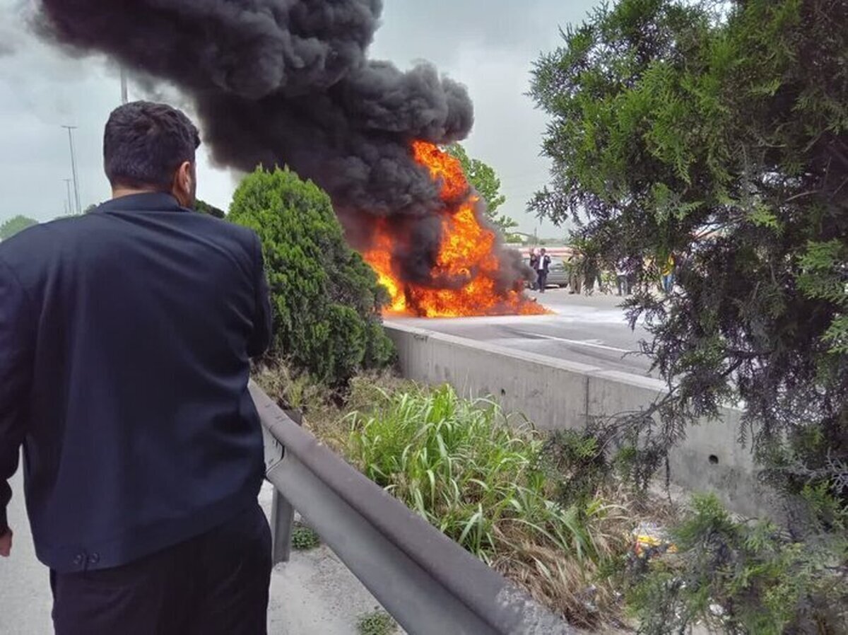 ویدیو | صحنه دلخراش مرگ راننده پژو پارس در میان آتش!