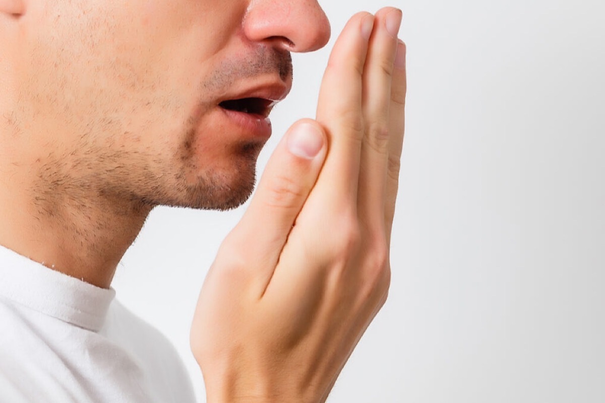 روش‌های عالی و فوری برای رفع بوی بد دهان