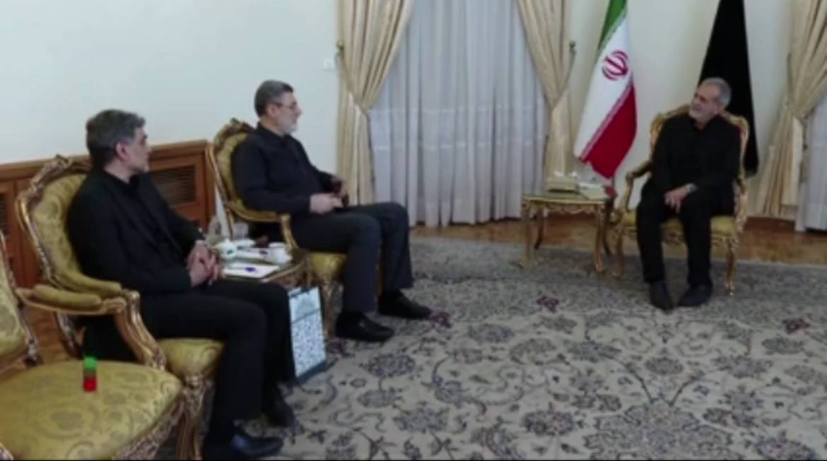 عکس | دیدار پزشکیان و زاکانی جنجال به پا کرد!