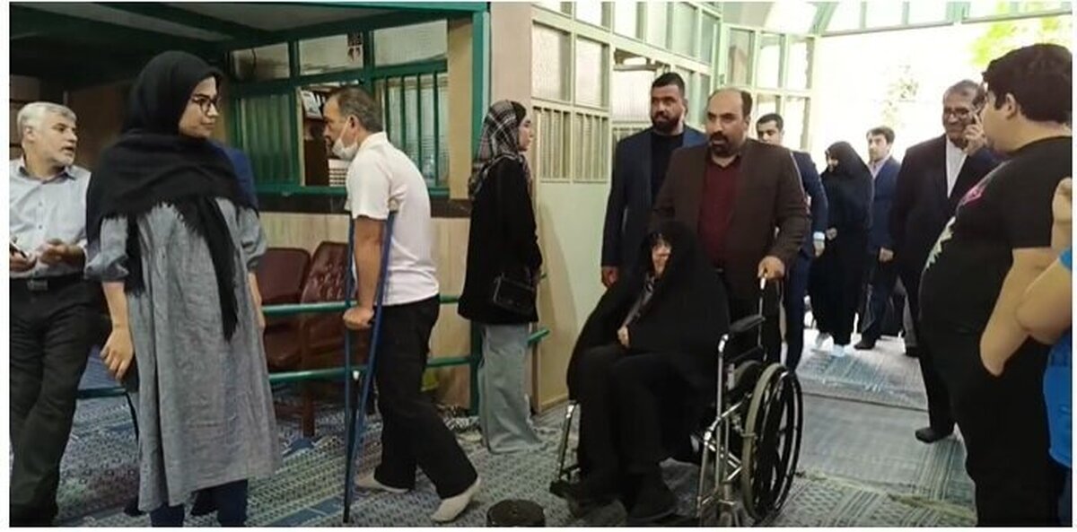 عکس | حضور عفت مرعشی همسر آیت الله رفسنجانی در ستاد اخذ رای!