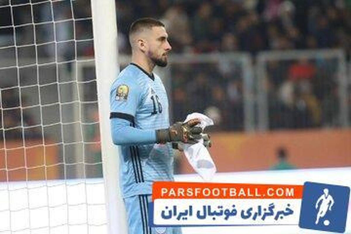 عکس | چشمان دروازه بان جدید پرسپولیس ضعیف است؟!