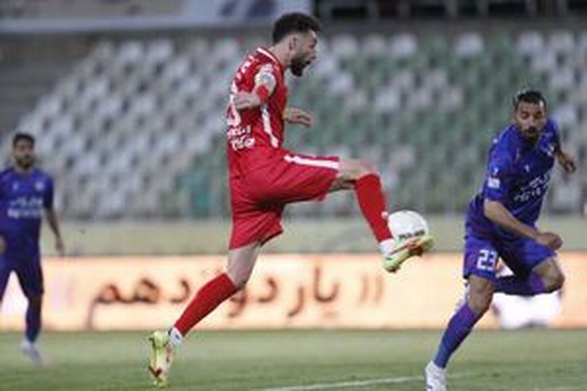 مهاجم محبوب پرسپولیسی‌ها با پیشنهاد استقلال روبه رو شد!