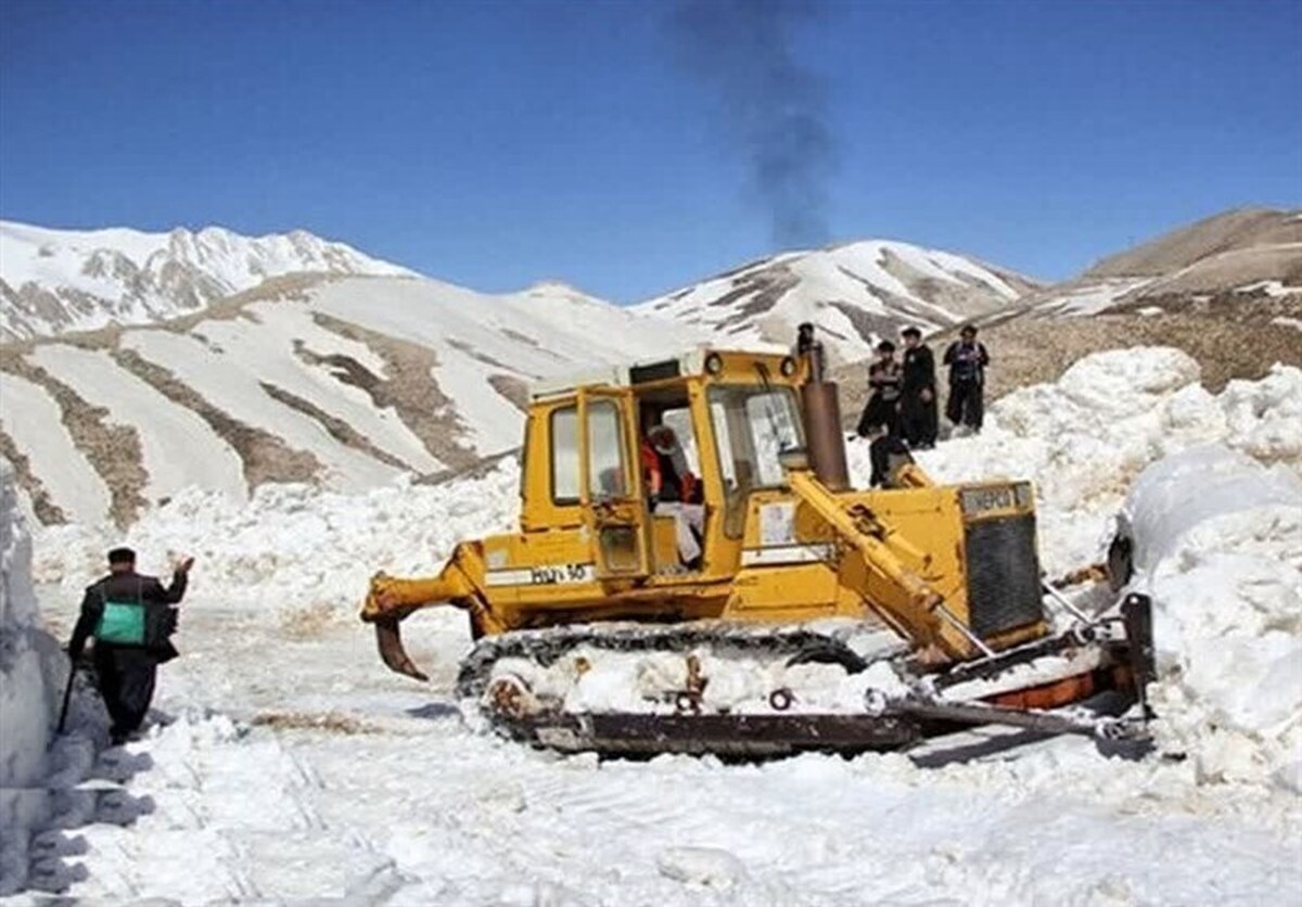 عجیب اما واقعی ؛ برف این نقطه از ایران را مسدود کرد