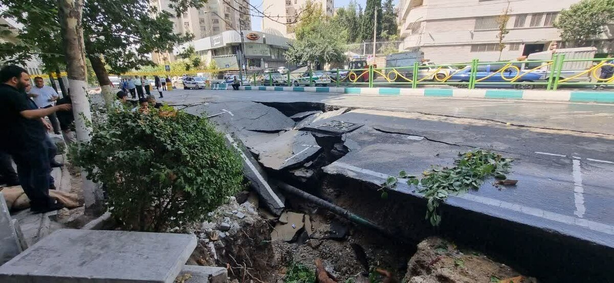 جزئیات جدید از فرونشست زمین در خیابان ولیعصر | یک لاین خیابان برای تردد خودرو‌ها بازگشایی می‌شود