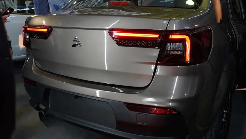 عکس | ال ۹۰ ایرانی با قیافه جدید دلبری می‌کند!