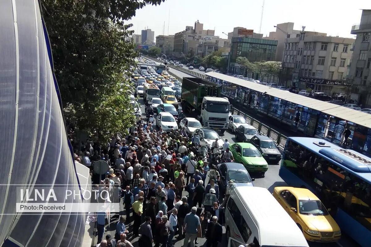 بازنشستگان به خیابان آمدند | قیامتی که مقابل وزارت کار برپا شد + عکس