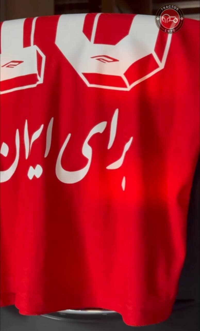 عکس | بازیکنان این تیم شعار پزشکیان را روی پیراهنشان حک کردند!