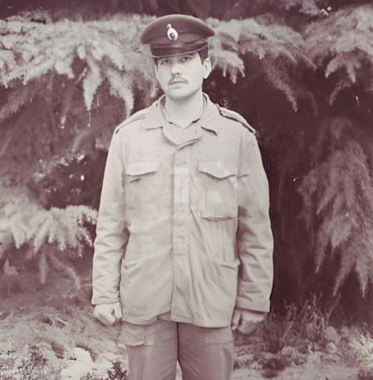 عکس | تصویری جالب از دوران سربازی پزشکیان!