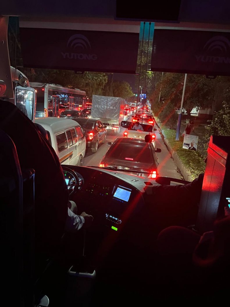 عکس | ترافیک عجیب تاشکند اعضای تیم ملی را به دردسر انداخته است!