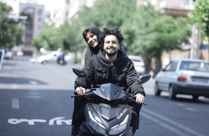 عکس | سحر دولتشاهی سوار بر موتور این بازیگر شکار شد!