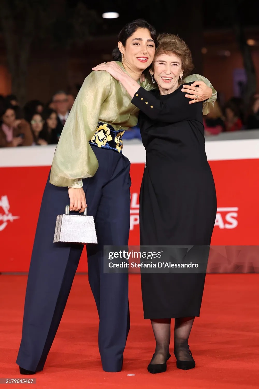 عکس | گلشیفته فراهانی روی فرش قرمز رم با این استایل دلبر ظاهر شد!