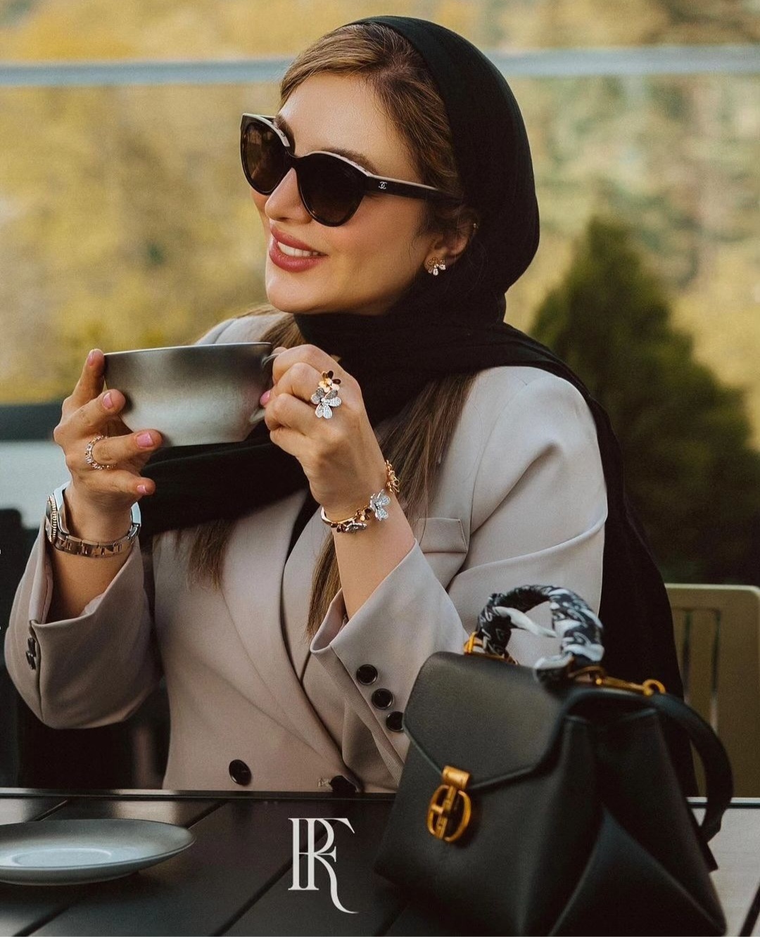 عکس | تصاویر این خانم بازیگر با مدل‌ها مو نمی‌زند!