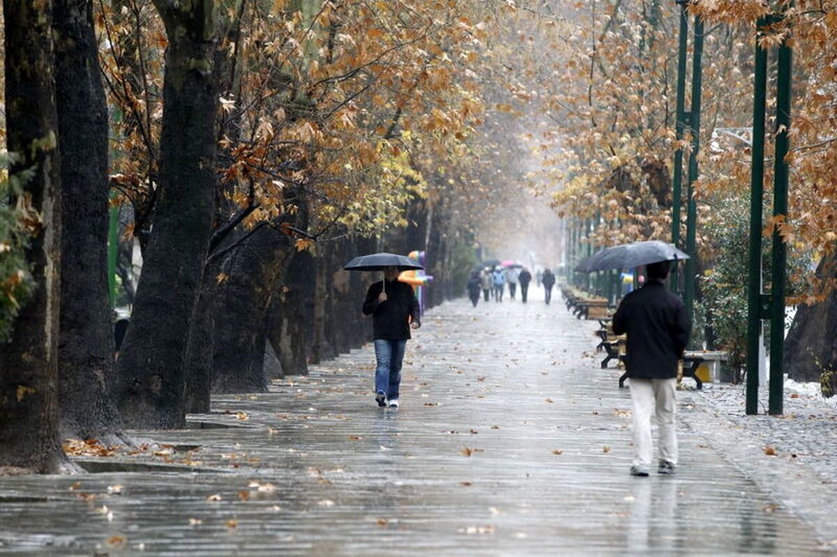 پیش بینی وضعیت هوای تهران امروز ۱۳ آبان ۱۴۰۳ | بارش باران و وزش باد شدید در این استان‌ها