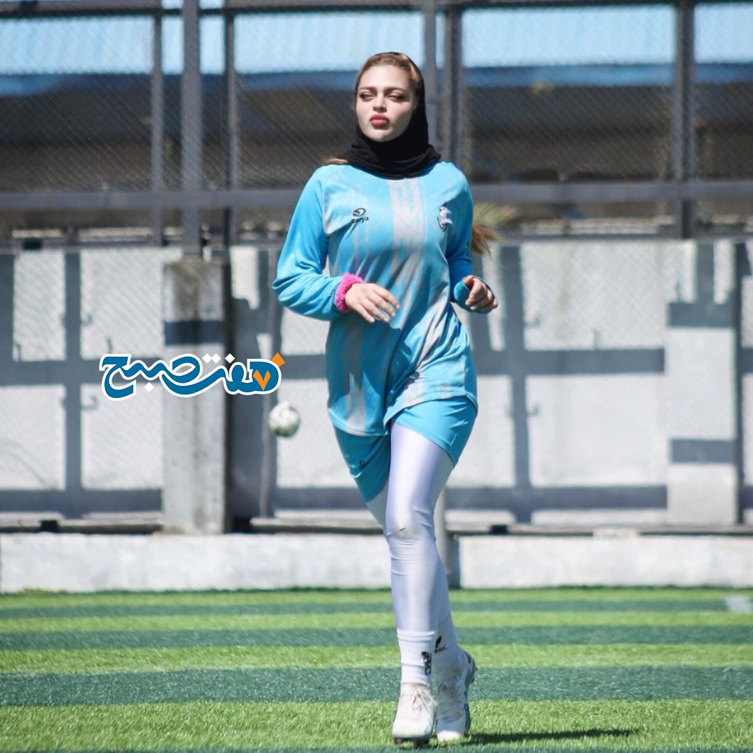 عکس | فوتبالیست زن ایرانی با این تیپ طرفداران زیادی پیدا کرده!