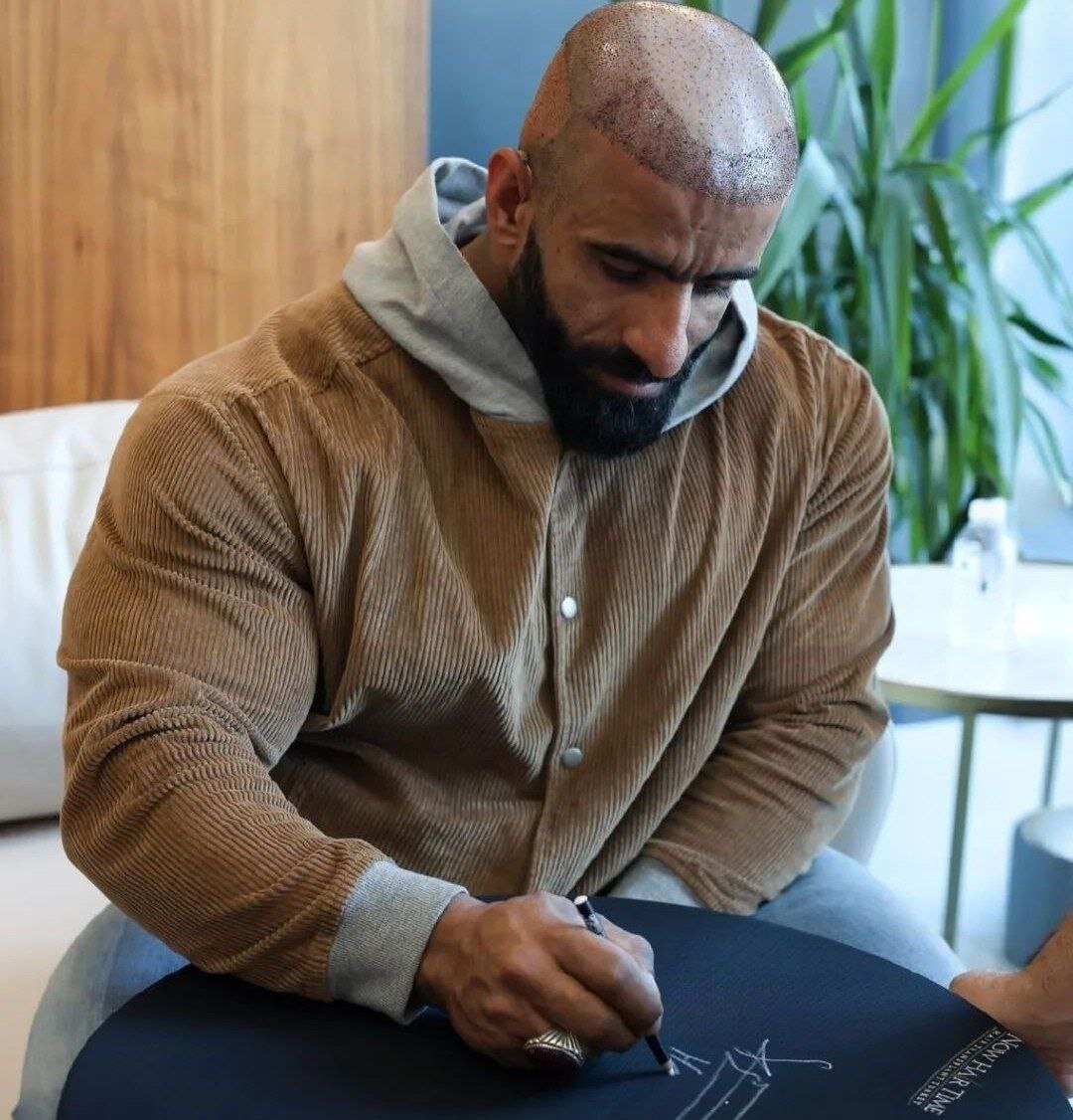 عکس | هادی چوپان در حال کاشت مو در ترکیه!