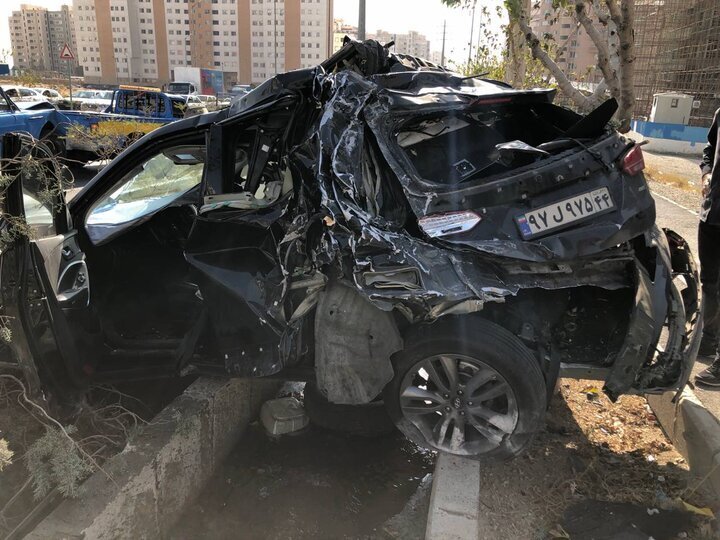 عکس | برخورد یک کامیون با ۱۴ خودرو در تهران فاجعه آفرید!