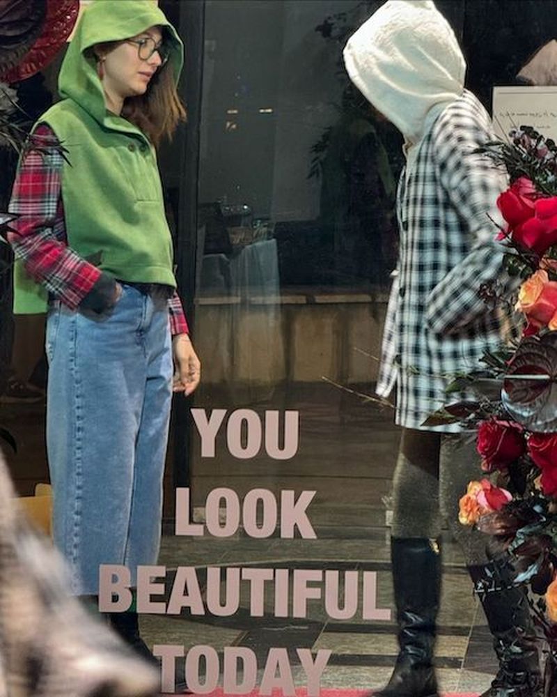 عکس | روشنک گرامی باز هم با استایل عجیب و متفاوت توجهات را به خود جلب کرد!