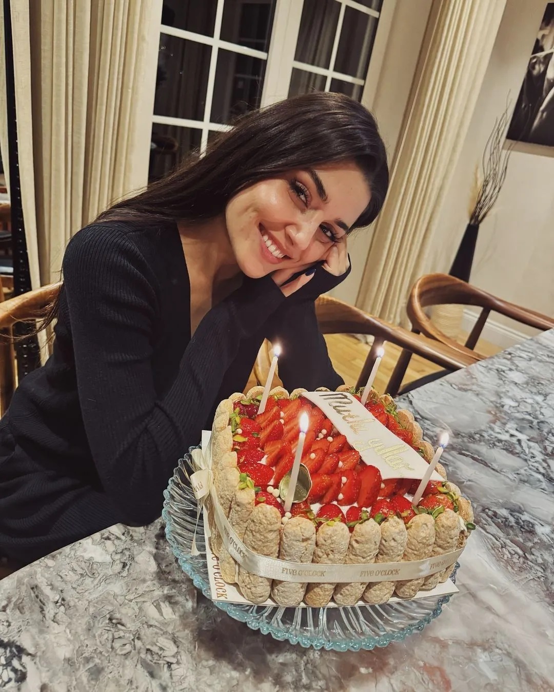 عکس | هانده ارچل، بازیگر ترک و عنوان زیباترین زن جهان! عکس | هانده ارچل، بازیگر ترک و عنوان زیباترین زن جهان!