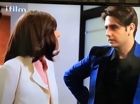 عکس | گلوریا هاردی بدون روسری در تلویزیون ظاهر شد!