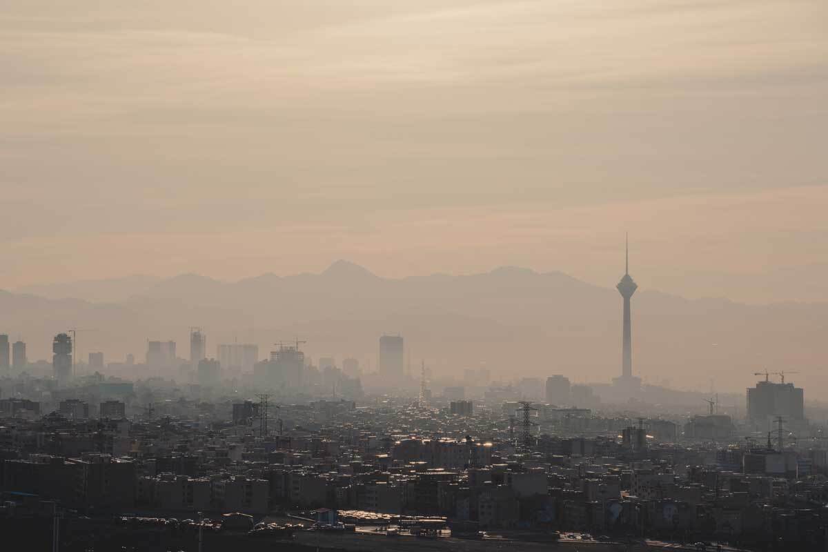 برج میلاد به علت آلودگی هوا تعطیل شد