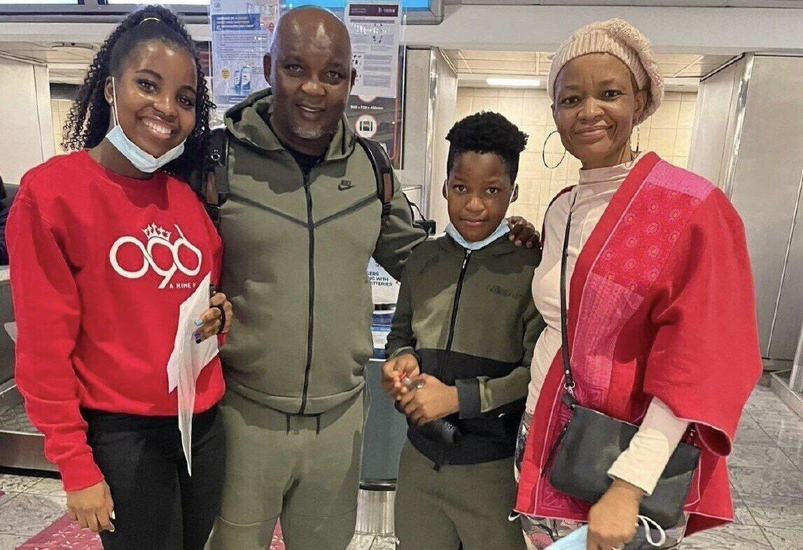 عکس | سرمربی استقلال در کنار خانواده! همسر موسیمانه کجاست؟