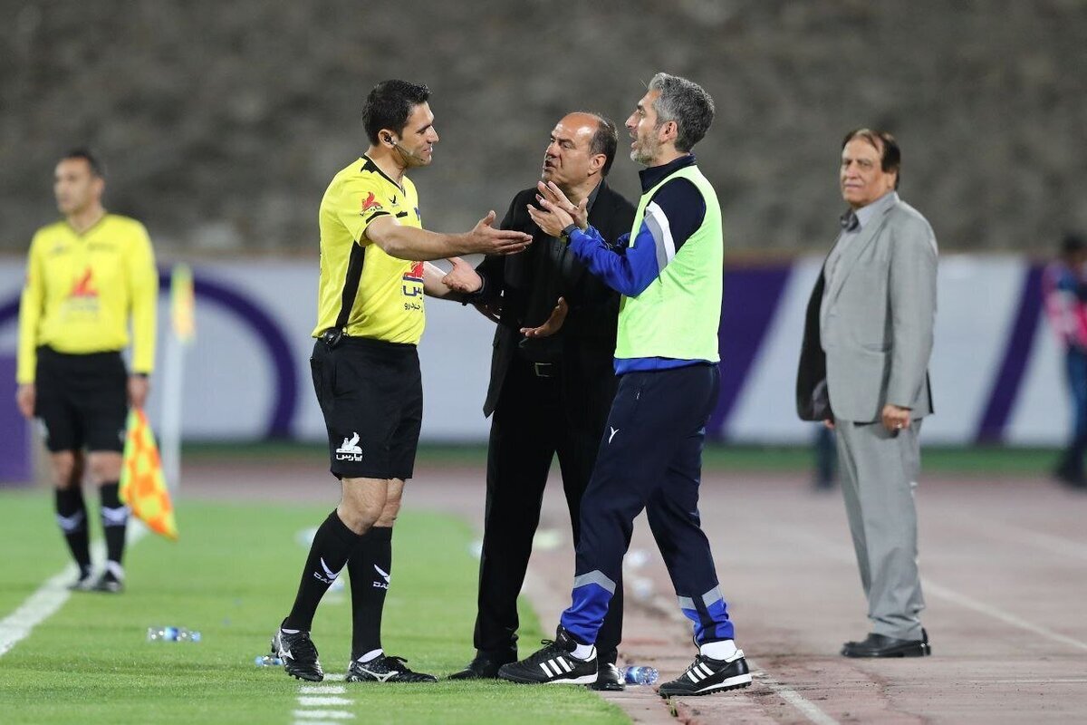 عکس | هیجانات خاص مجتبی جباری در اولین بازی روی نیمکت استقلال سوژه خبرنگاران شد