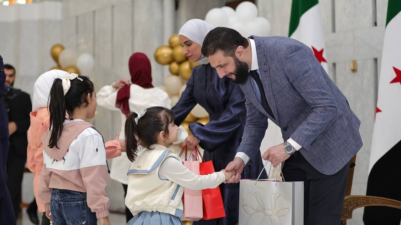 عکس | تصاویری از جولانی رییس دولت سوریه و همسرش در جشن عیدفطر عکس | تصاویری از جولانی رییس دولت سوریه و همسرش در جشن عیدفطر