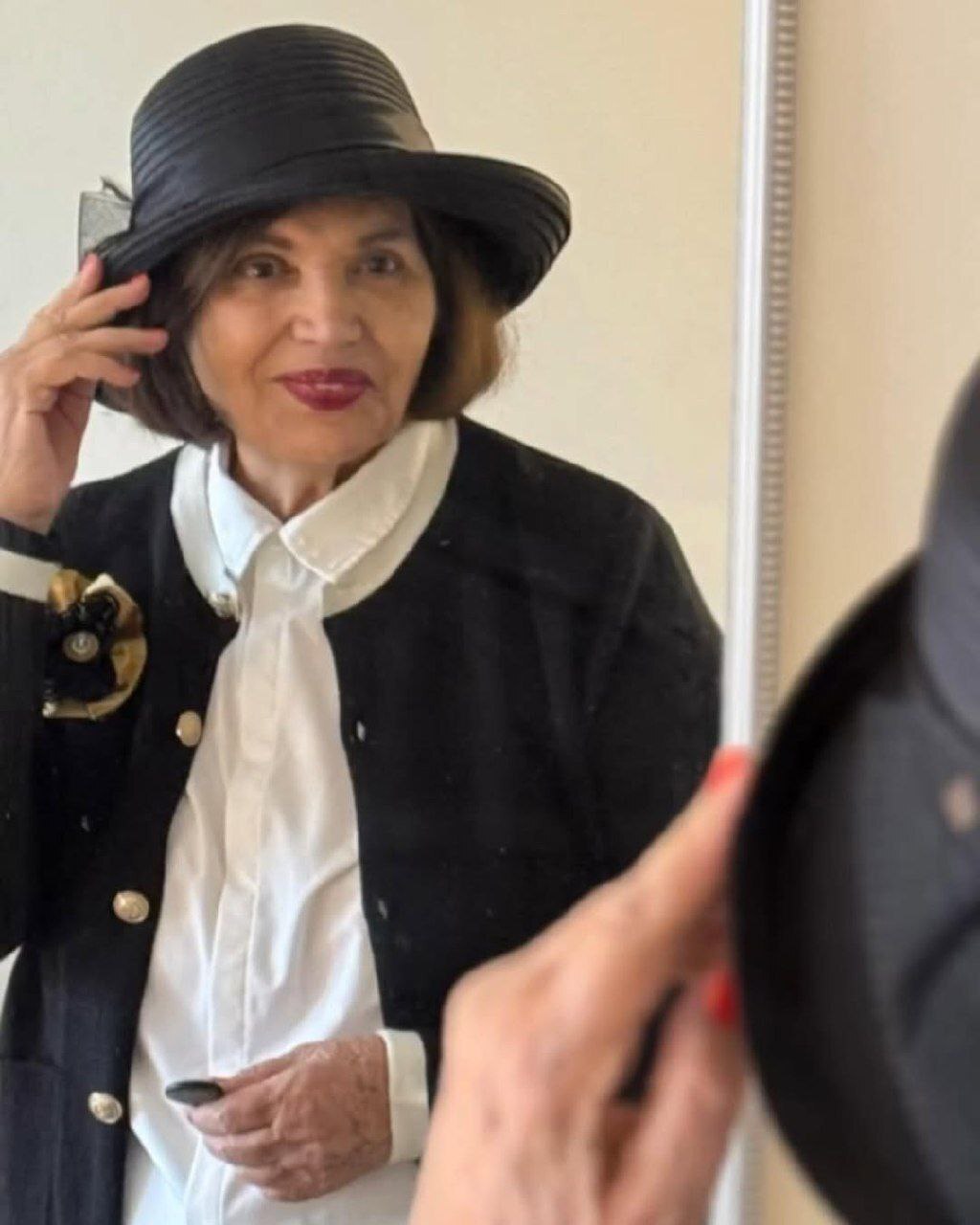 عکس | سیمین غانم در ۷۱ سالگی هم همچنان جذاب و خوش تیپ!