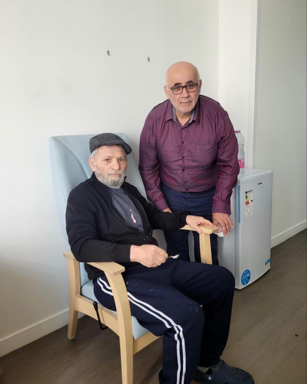 عکس | تصویری از بهترین بازیکن تاریخ ایران در آسایشگاه سالمندان پاریس