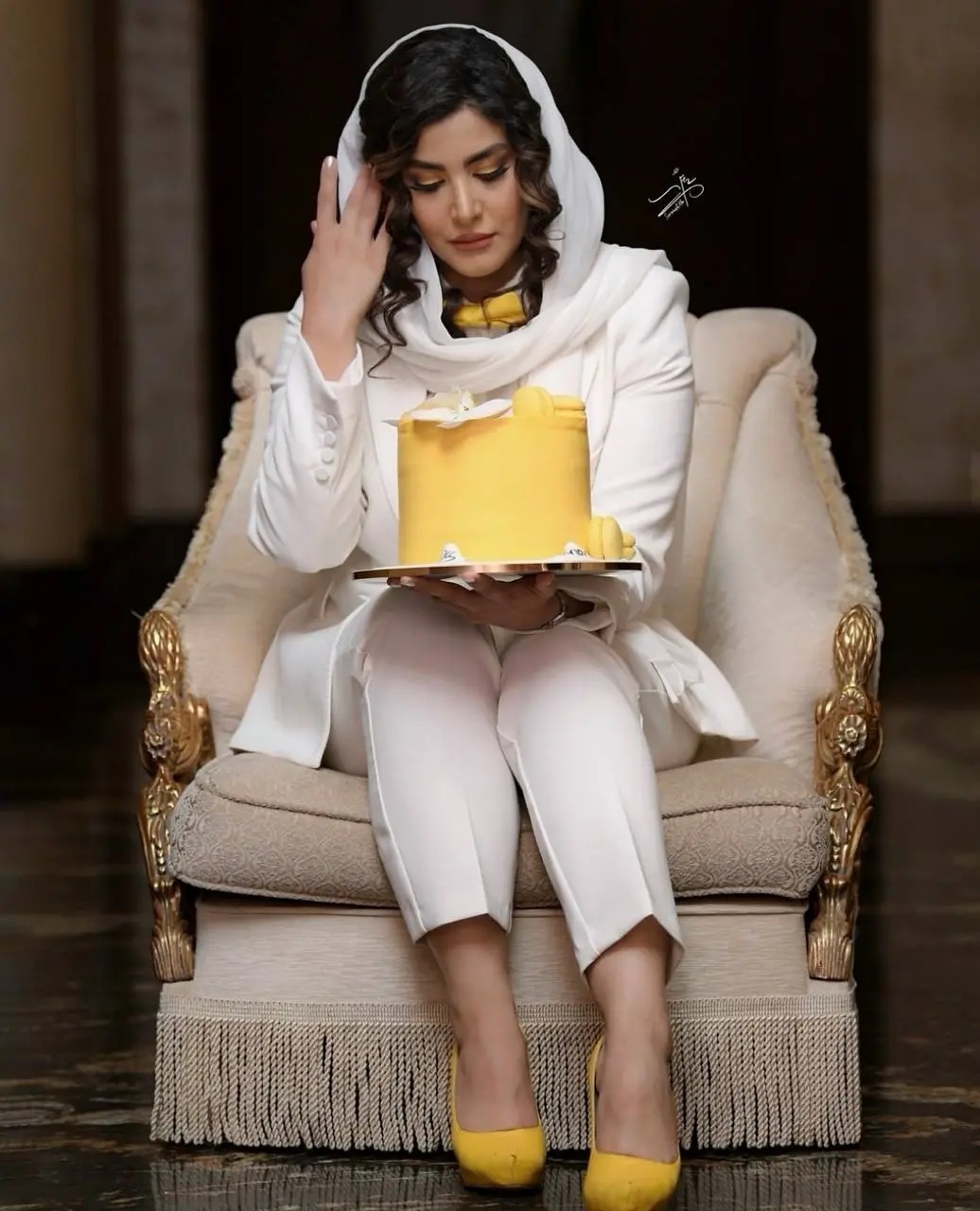 عکس | جشن تولد بهار قاسمی بازیگر و بازیکن قهار مافیا با استایلی شیک و جذاب