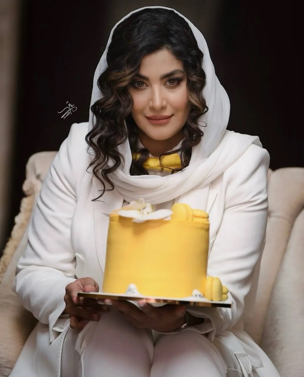 عکس | جشن تولد بهار قاسمی بازیگر و بازیکن قهار مافیا با استایلی شیک و جذاب