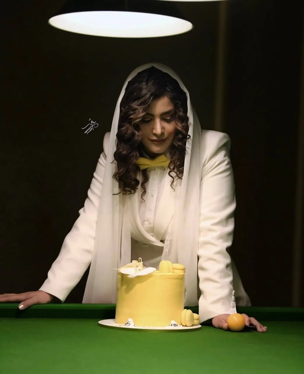 عکس | جشن تولد بهار قاسمی بازیگر و بازیکن قهار مافیا با استایلی شیک و جذاب