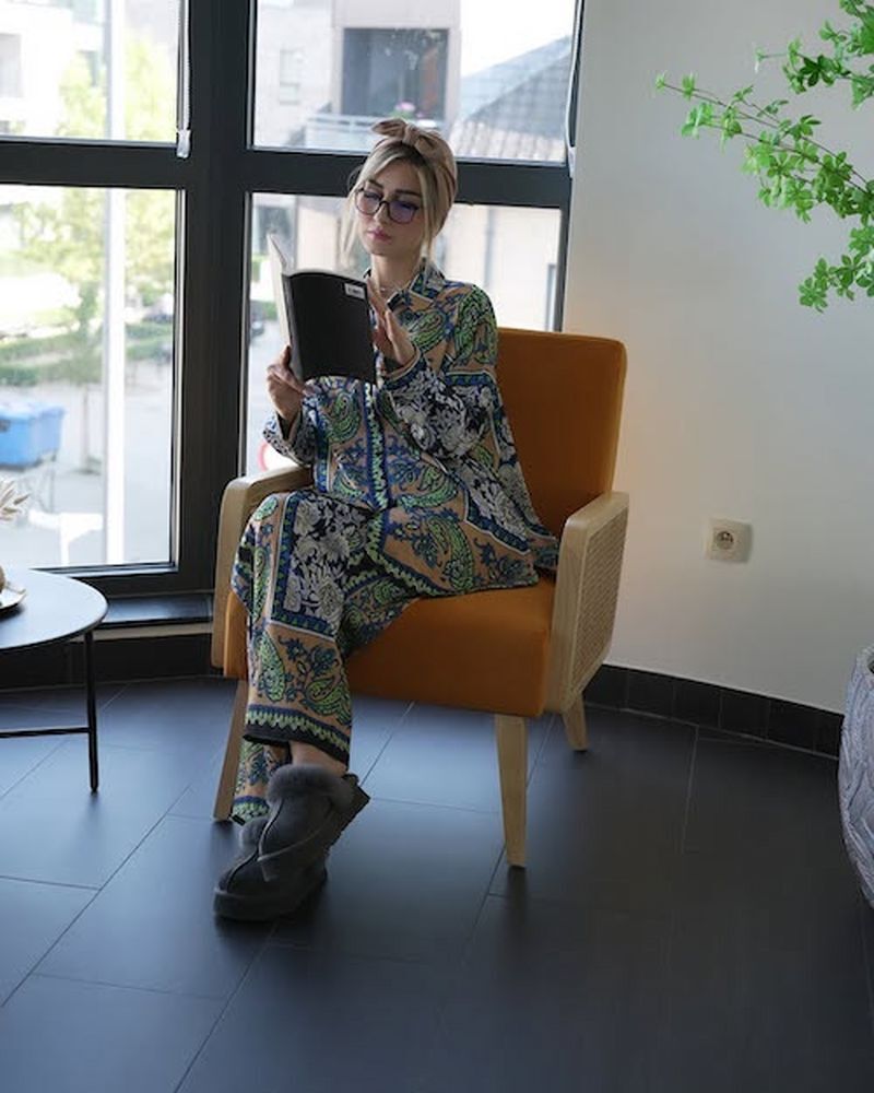 عکس | تیپ لاکچری همسر شاهرخ استخری در منزل!