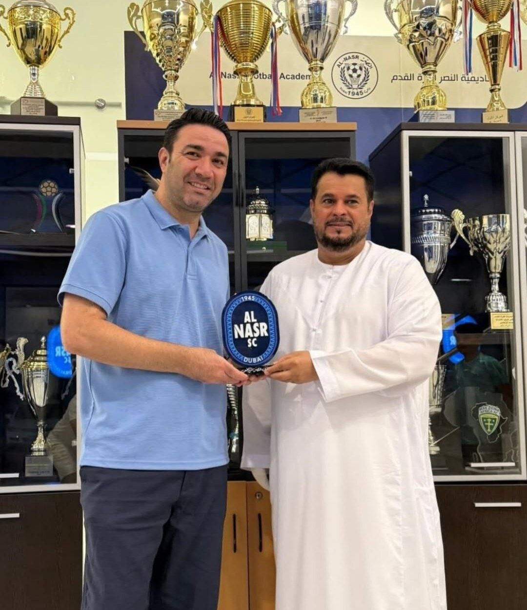 عکس | جواد نکونام برای مربیگری به النصر امارات رفت؟! عکس | جواد نکونام برای مربیگری به النصر امارات رفت؟!