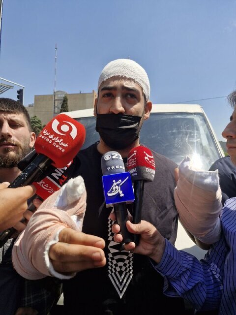 دستگیری ۶ نفر از اراذل و اوباش قمه کش در خیابان بهشتی | شاکی : پسرم دستانش را از دست داد دستگیری ۶ نفر از اراذل و اوباش قمه کش در خیابان بهشتی | شاکی : پسرم دستانش را از دست داد