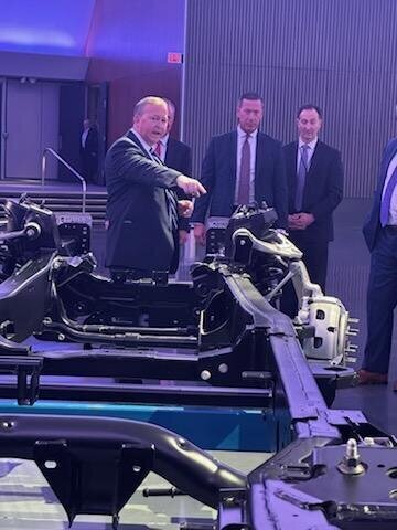 عکس | رونمایی از خودروی جدید ترامپ