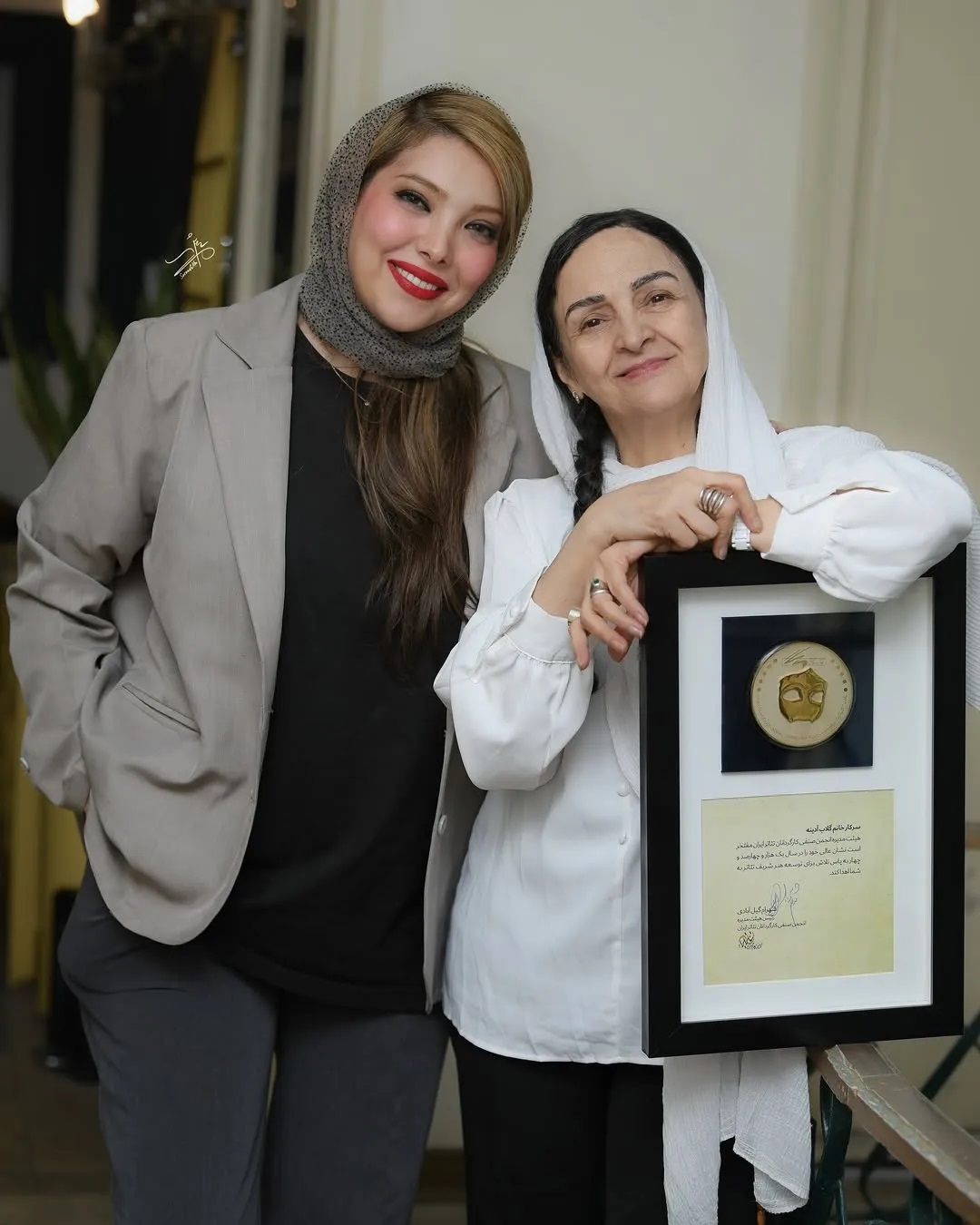 عکس | تصاویری از بازیگران در مراسم گلاب آدینه | استایل بهنوش طباطبایی و صدف اسپهبدی سوژه شد