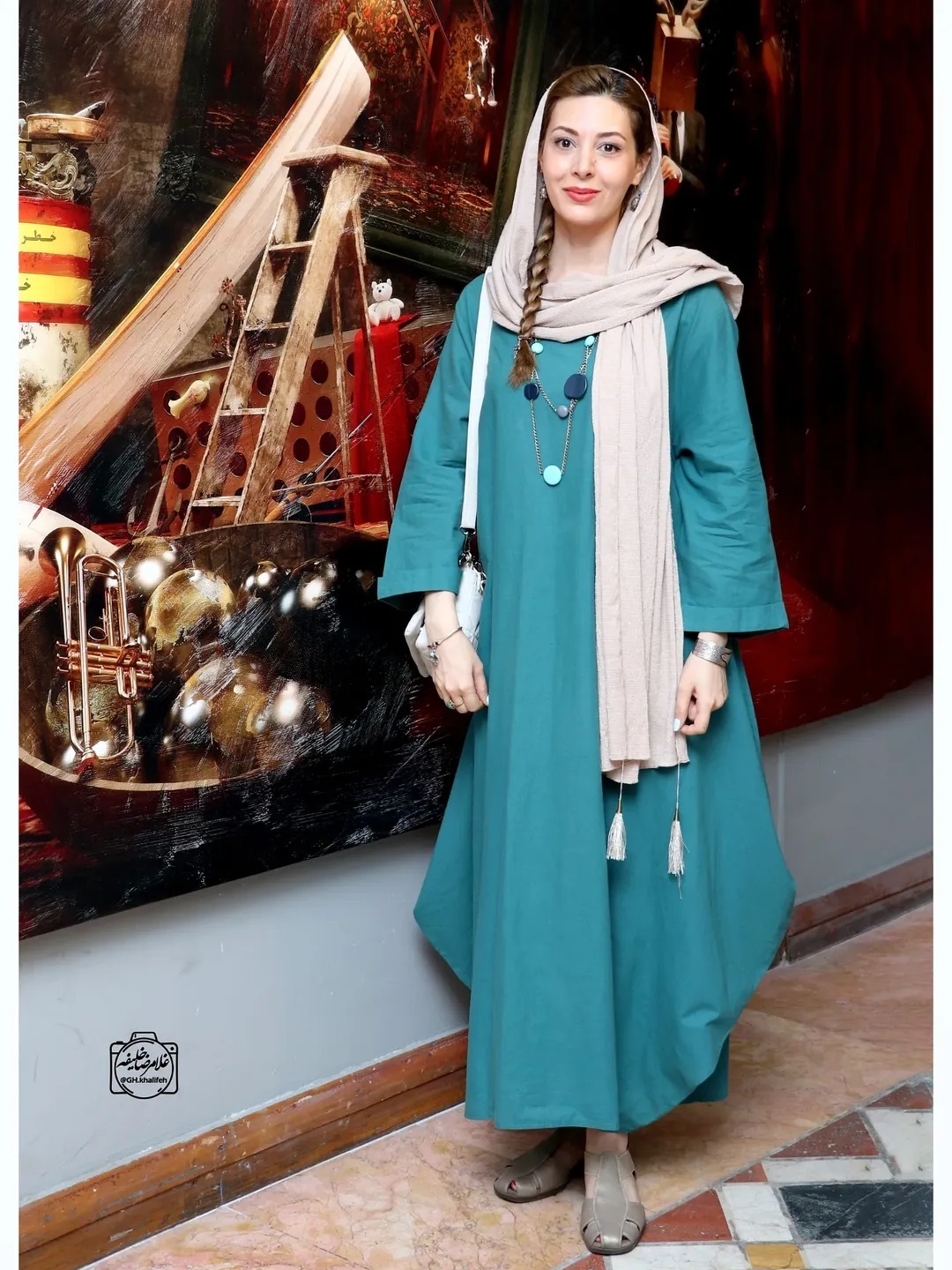 عکس | تصاویری از بازیگران در مراسم گلاب آدینه | استایل بهنوش طباطبایی و صدف اسپهبدی سوژه شد