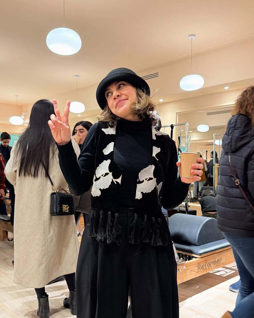 عکس | استایل متفاوت شیدا خلیق سوژه شد | جلیقه ریش‌ریش و شلوار خاص