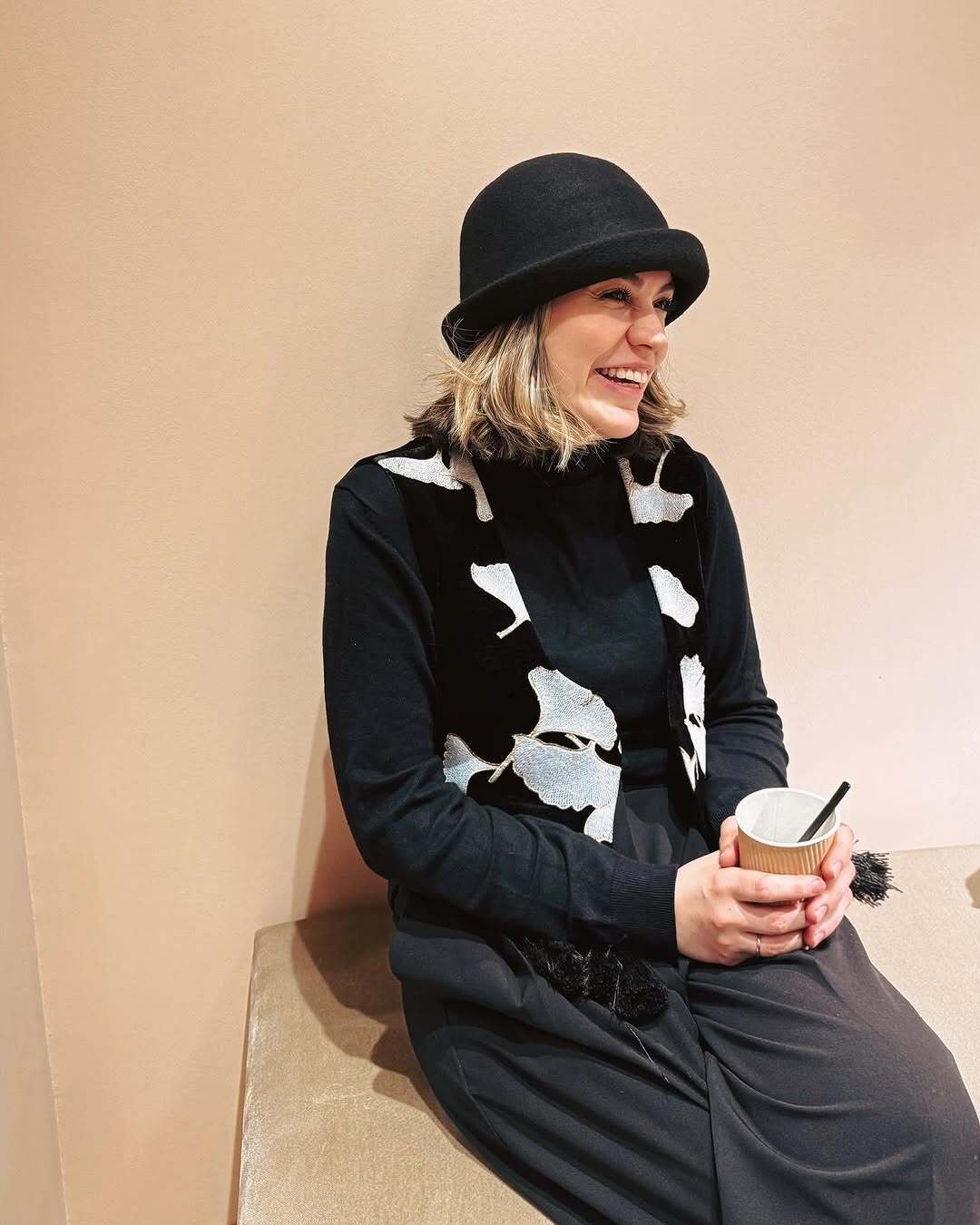 عکس | استایل متفاوت شیدا خلیق سوژه شد | جلیقه ریش‌ریش و شلوار خاص