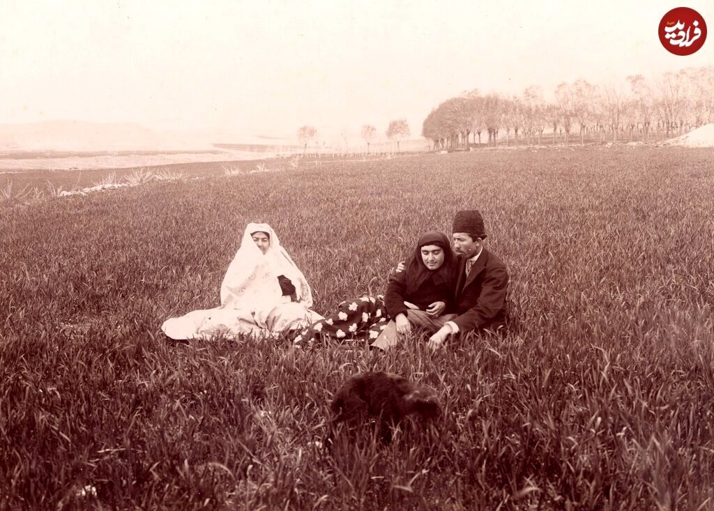 عکس | ژست عاشقانه نوه ناصرالدینشاه در کنار همسرش عکس | ژست عاشقانه نوه ناصرالدینشاه در کنار همسرش