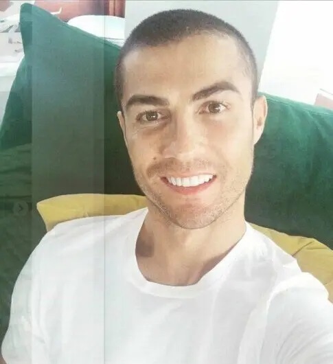 عکس | ظاهر متفاوت رونالدو همه را شوکه کرد! عکس | ظاهر متفاوت رونالدو همه را شوکه کرد!