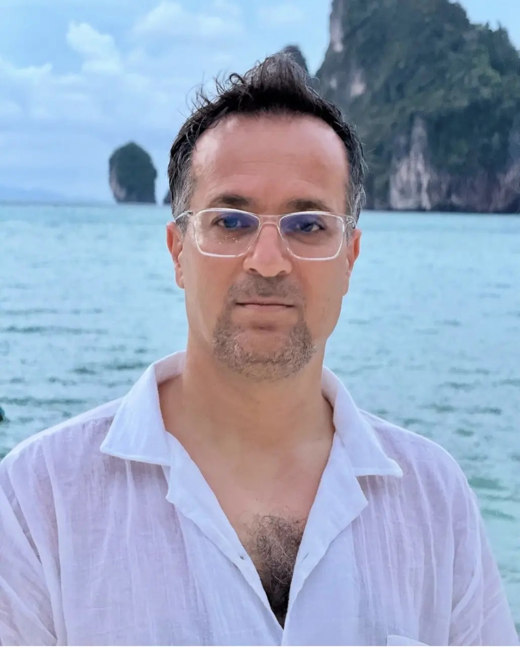 عکس | احمد مهران فر بازیگر نقش ارسطو با ظاهری جدید در تایلند!