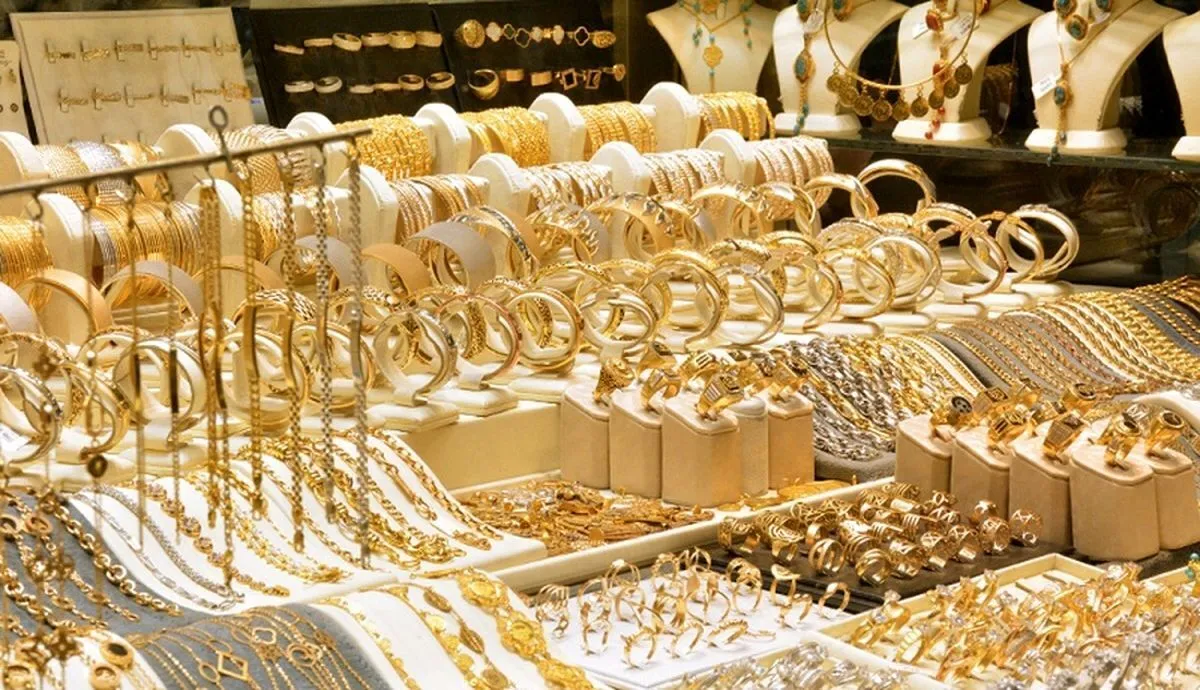 قیمت طلا و سکه در بازار امروز ۲۱ آبان ۱۴۰۲ | طلای ۱۸ عیار چقدر ارزان شد ؟ + جدول قیمت